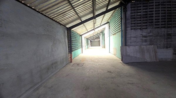 รูป ให้เช่าโกดังรามอินทรา 117 มีนบุรี ขนาดพื้นที่รวม 1,225 ตรม  โกดังสูง 10เมตร  พื้นรับน้ำหนัก 3ตัน มีรปภ 24 ชัวโมง กล้อง CCTV  - รูปที่ 5/5