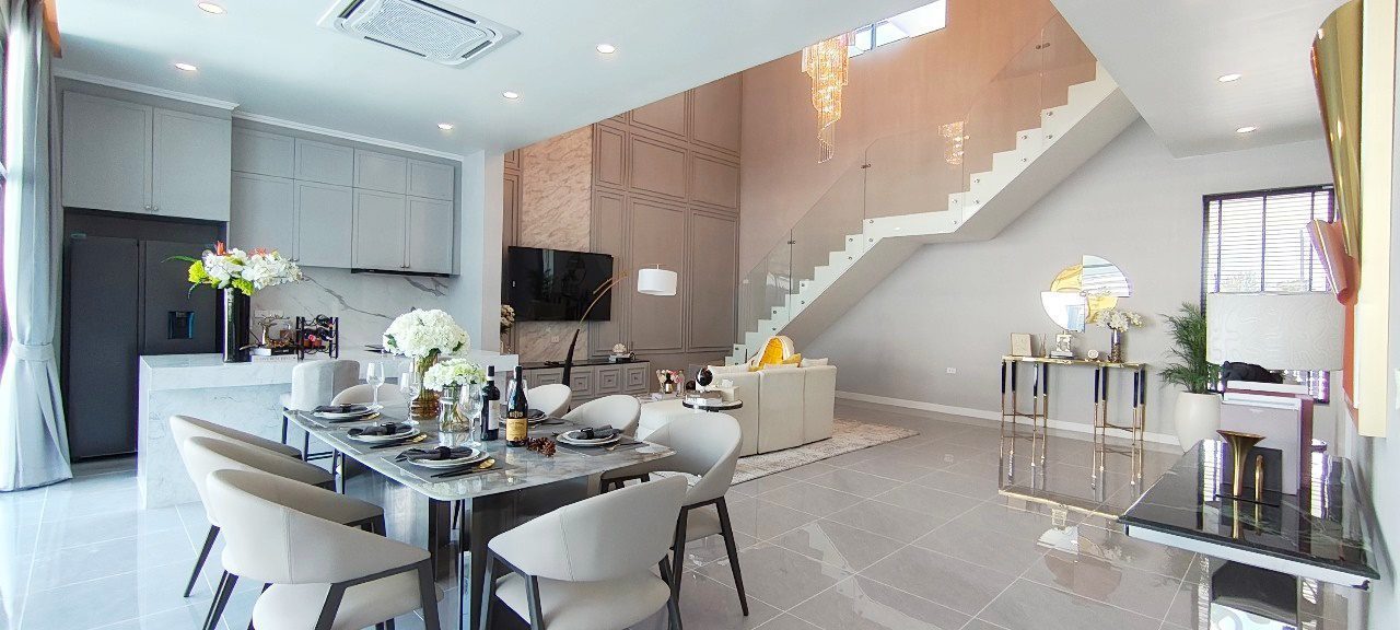 picture Luxury Pool Villa for Sale in Huay Yai - 8/26