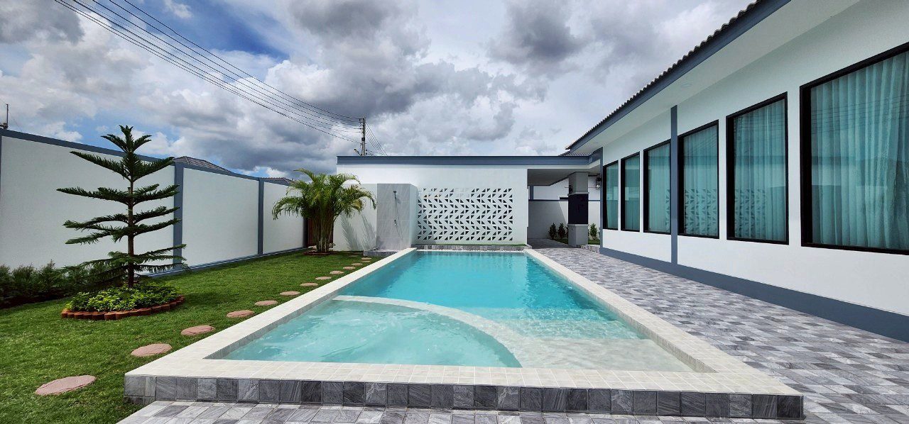 รูป ขายบ้าน 4 ห้องนอนกว้างขวาง ในซอยสยามคันทรีคลับ - รูปที่ 2/19