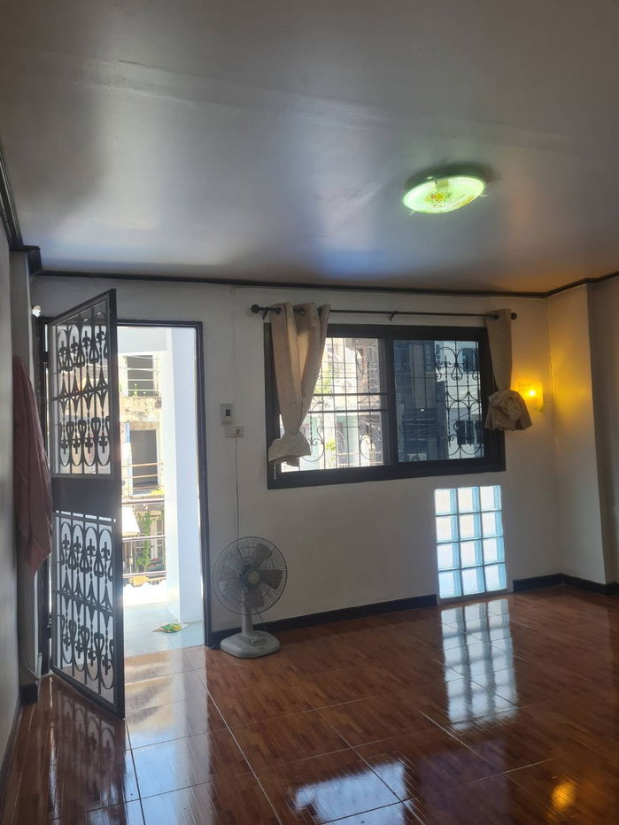 picture Selling below cost price, 3-storey townhouse, Thanyakarn Village, Watcharapol, 1.6 MB. - 18/28