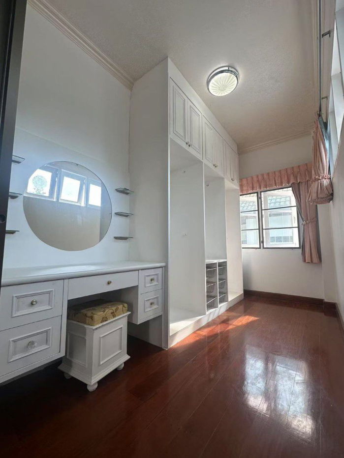 รูป Spacious 8-Bedroom Pool Villa for Sale in Thepprasit - รูปที่ 14/16