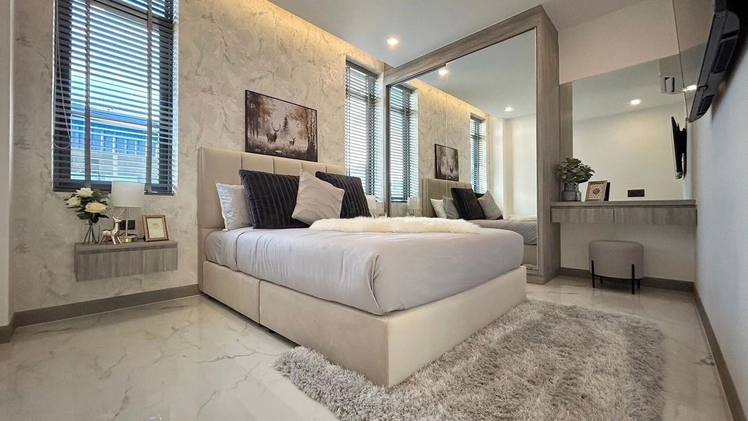 picture 3 Bedrooms Pool Villa in East Pattaya for Sale - 7/15