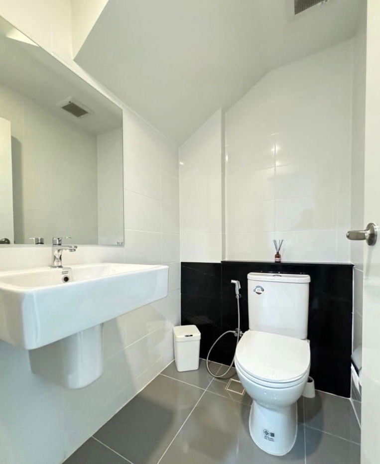 รูป เช่าทาวน์โฮม 3 ชั้น ม. บ้านกลางเมือง พระราม 9 - กรุงเทพกรีฑา สวย เฟอร์ครบ สนใจแอตไลน์ครับ@841qqlnr - รูปที่ 20/29