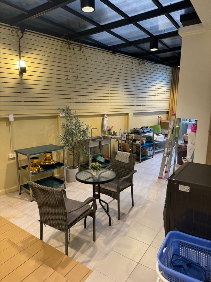 picture Two storey house for rent with 4 bedrooms,4 toilets and 1 kitchen.  - 36/41