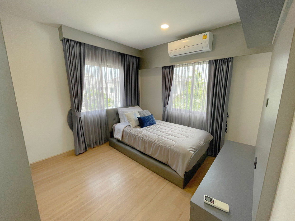 picture 4 Bedrooms House in East Pattaya for Sale - 12/19