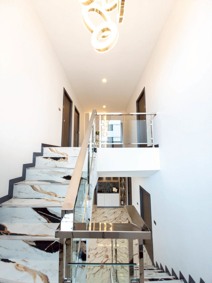 picture Luxury 5-Bedroom Pool Villa for Sale in Thepprasit, South Pattaya - 10/20