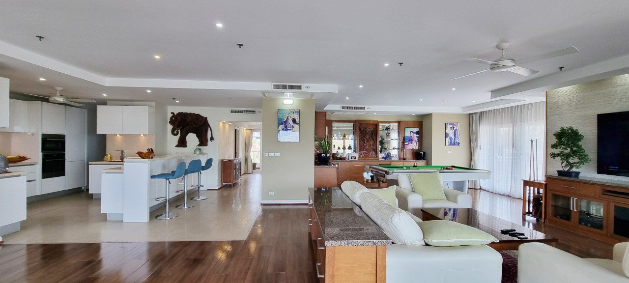 picture Baan Haad Uthong in Pratumnak for Sale - 2/22