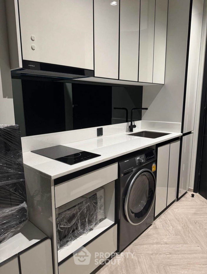 picture Studio Condo at Chapter Charoennakhorn - Riverside near BTS Krung Thon Buri (ID 2463110) - 2/5