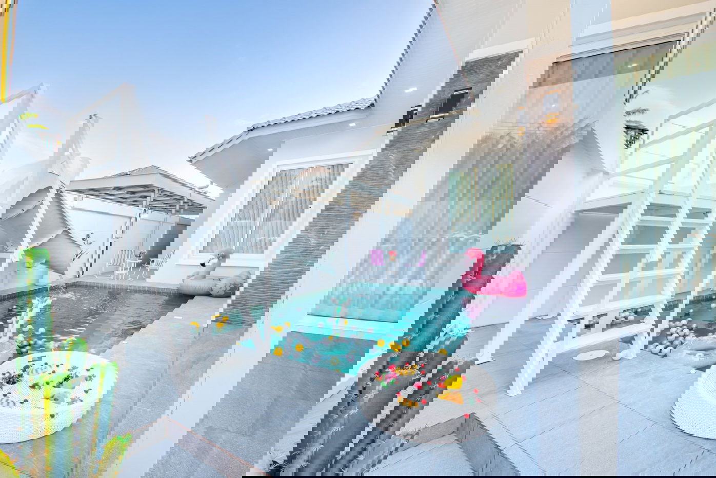 รูป วิลล่าพูล 3 ห้องนอน ใน ห้วยใหญ่ - รูปที่ 1/13