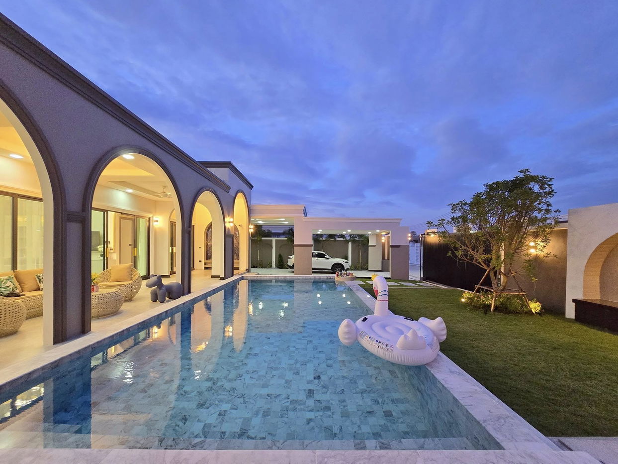 รูป ขายพูลวิลล่าทันสมัย ​​4 ห้องนอน ในพัทยาตะวันออก - รูปที่ 2/23