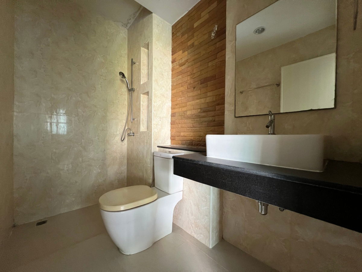 รูป JK 4544736 : เดอะรูม บางแสน คอนโด2 - รูปที่ 16/18