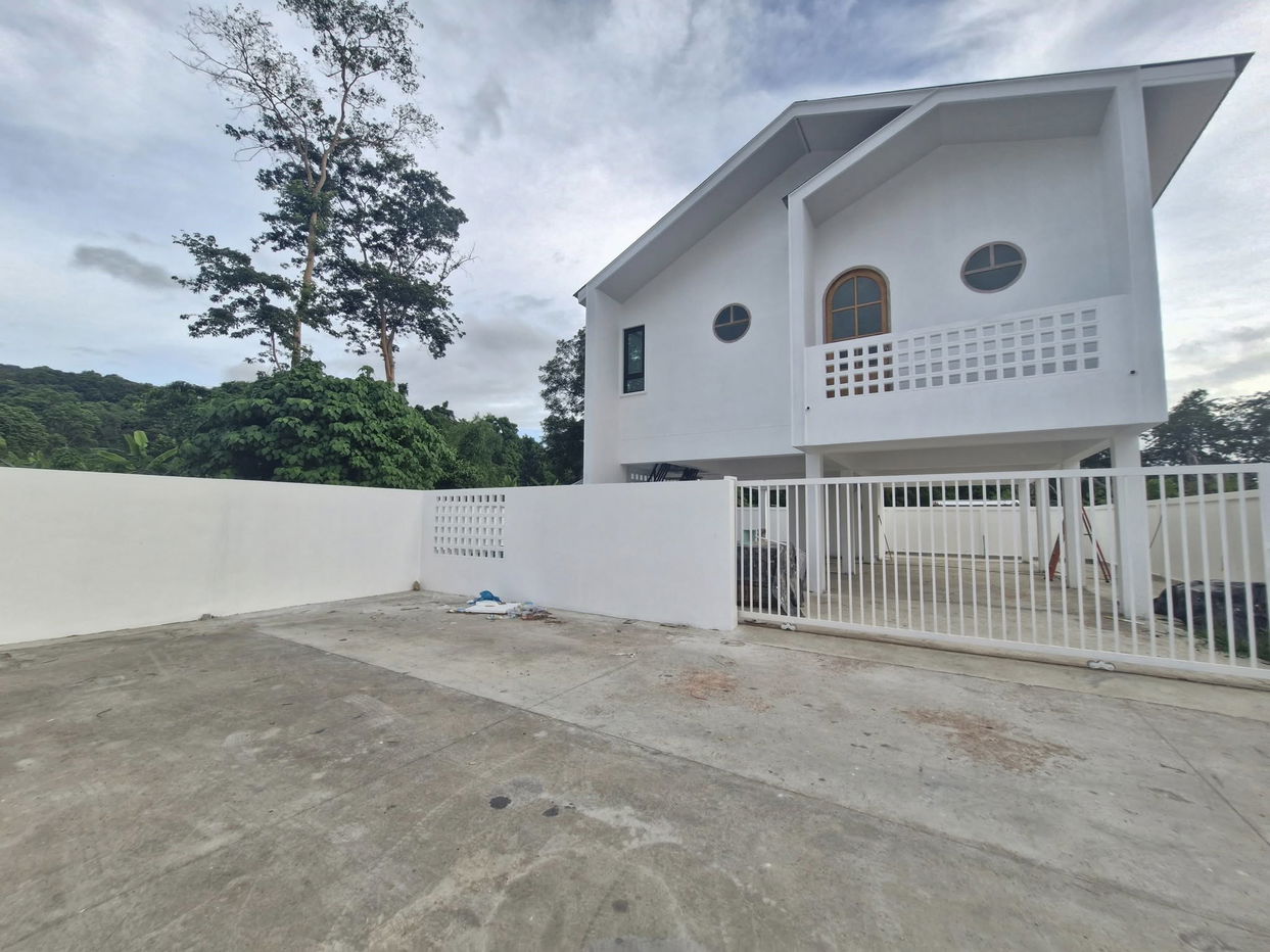 picture Pool Villa for Sale in Bang Saray - 1/6