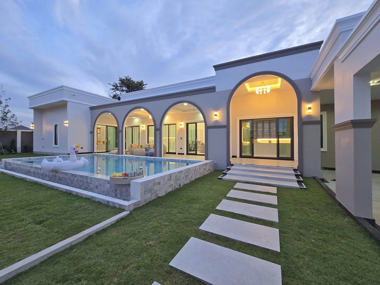 รูป ขายพูลวิลล่าทันสมัย ​​4 ห้องนอน ในพัทยาตะวันออก - รูปที่ 23/23