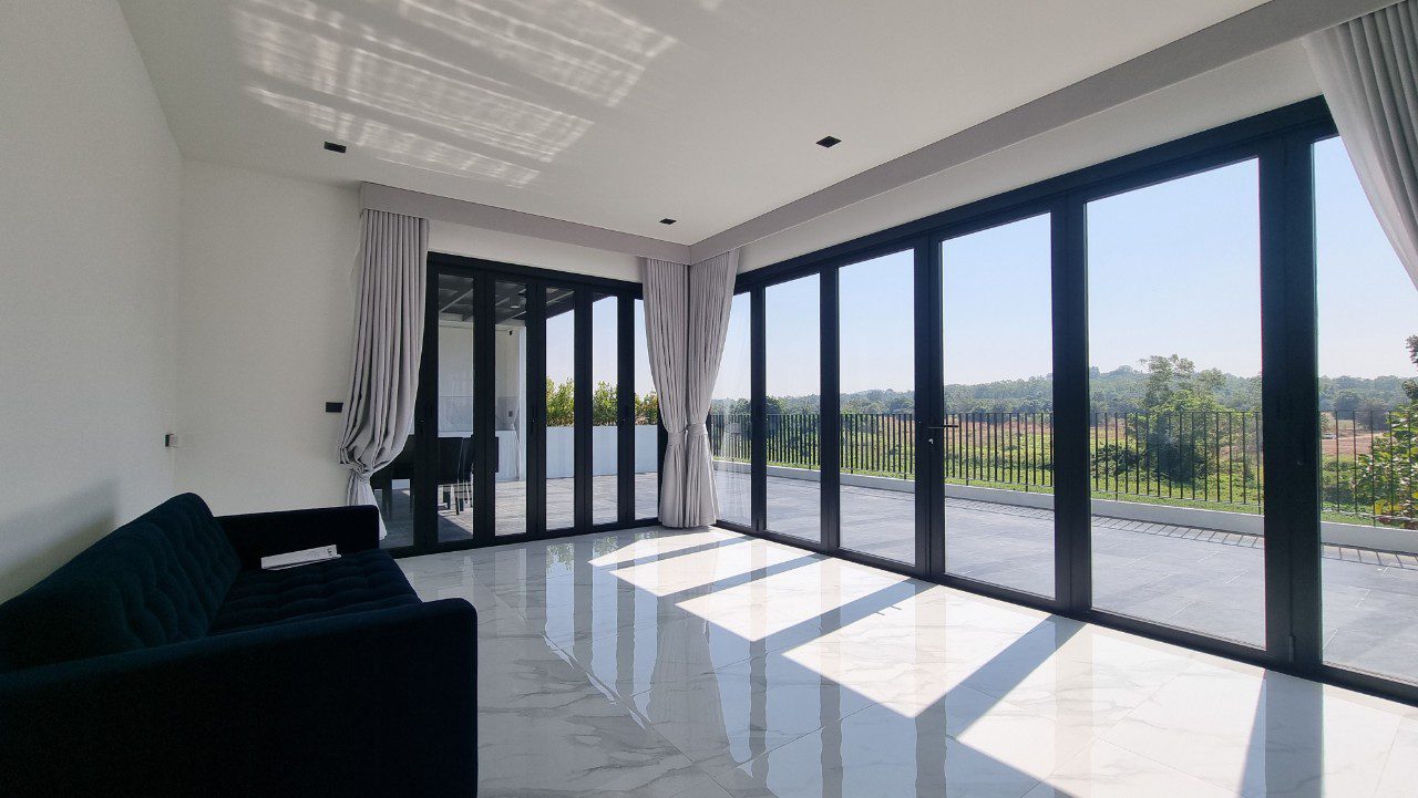 รูป ให้เช่าพูลวิลล่า 5 ห้องนอน ในมาบประชัน - รูปที่ 18/25