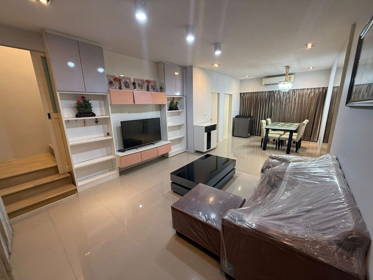 picture 3 stories Townhome 3 bed 3 bath Onnut "Baan Klang Muang Sukhumvit 77" Rent 45K THB Negotiate - 5/19