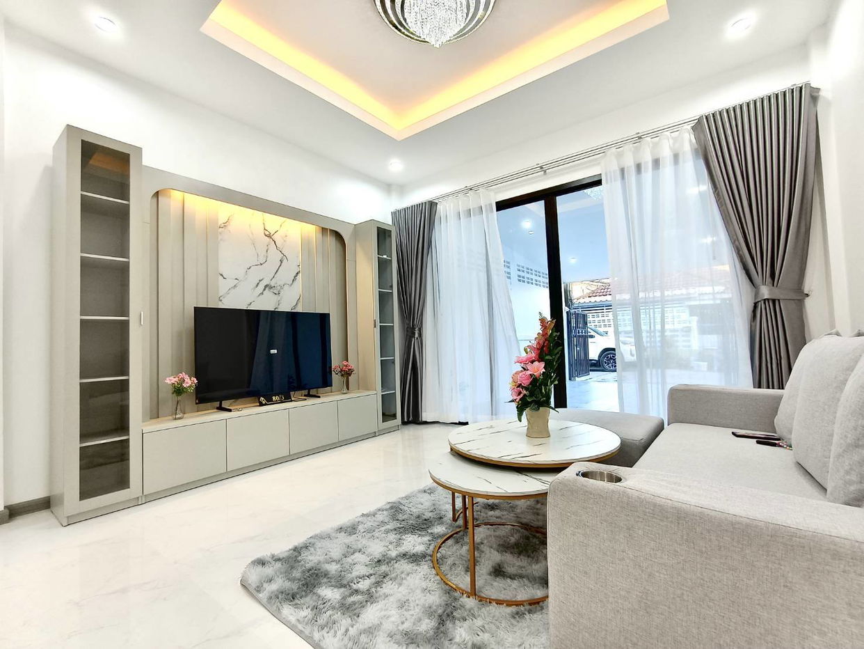 รูป ขายทาวน์เฮ้าส์ 2 ห้องนอนในพัทยาตะวันออก - รูปที่ 2/11