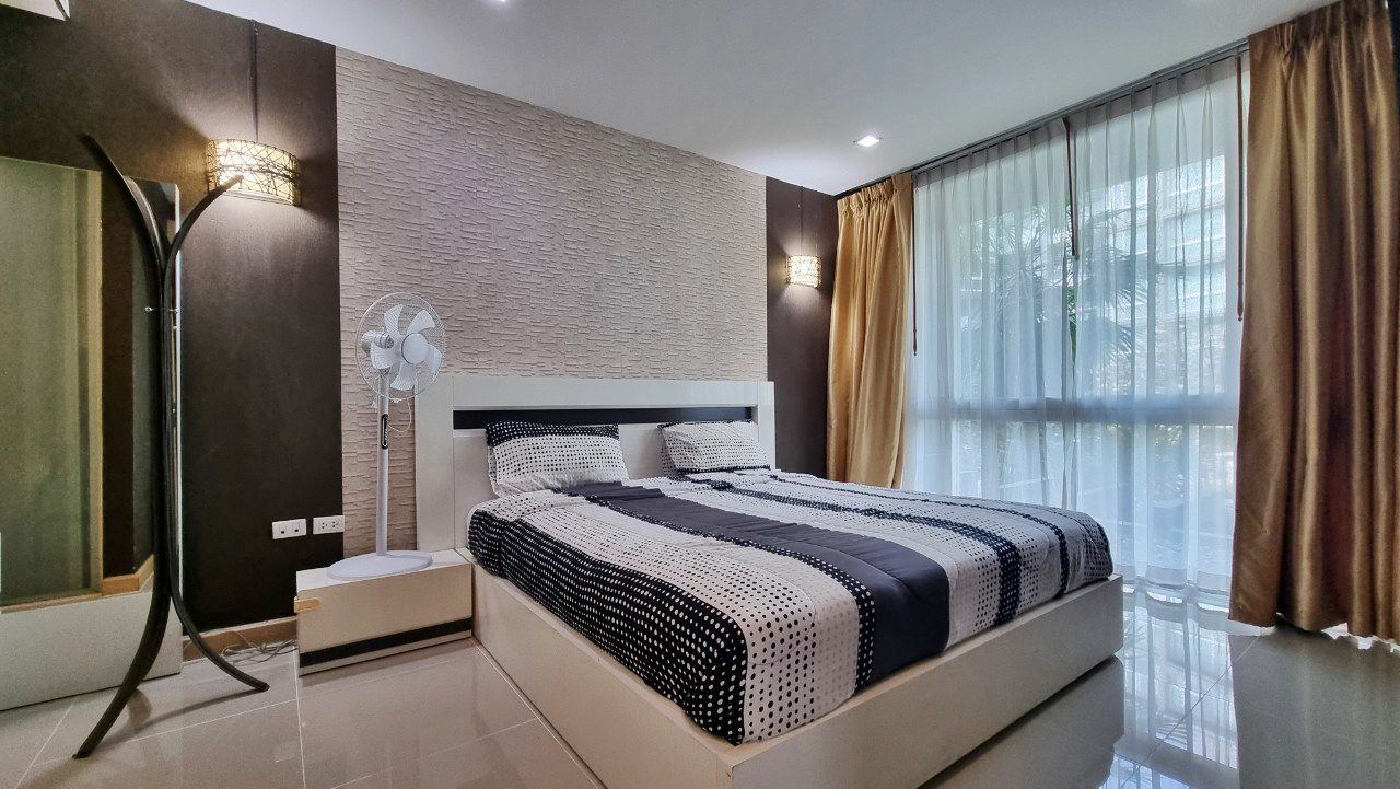 picture Apus Condominium 1 Bedroom for Rent - 1/12