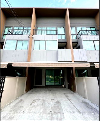 เช่าทาวน์โฮม เขตสะพานสูง : เช่าทาวน์โฮม 3 ชั้น ม. บ้านกลางเมือง พระราม 9 - กรุงเทพกรีฑา สวย เฟอร์ครบ สนใจแอตไลน์ครับ@841qqlnr