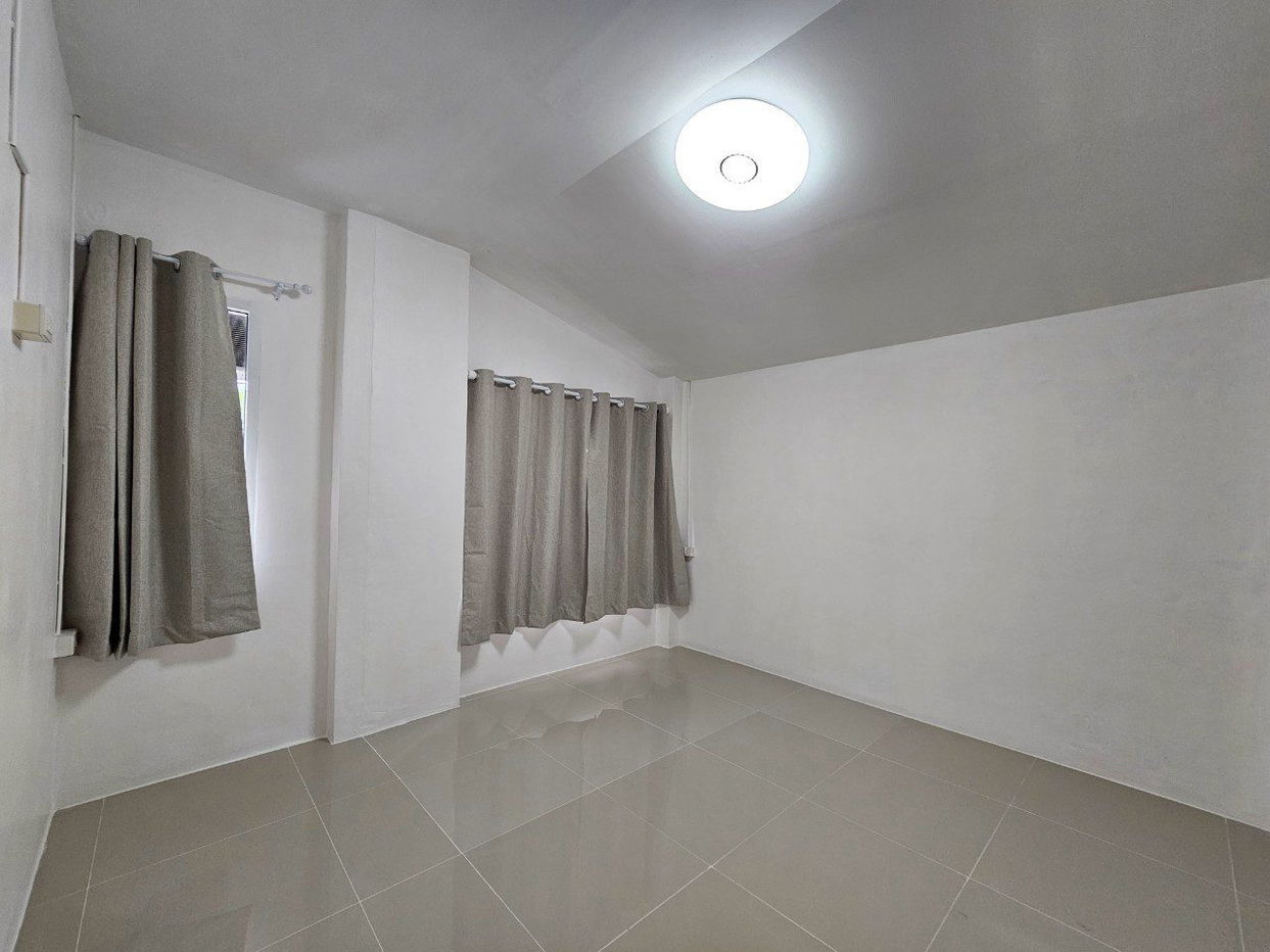 รูป ทาวน์เฮ้าส์ 3 ห้องนอนให้เช่าในพัทยาตะวันออก - รูปที่ 13/18