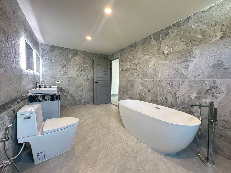 picture Luxury Modern Pool Villa for Sale – Huay Yai - 15/17