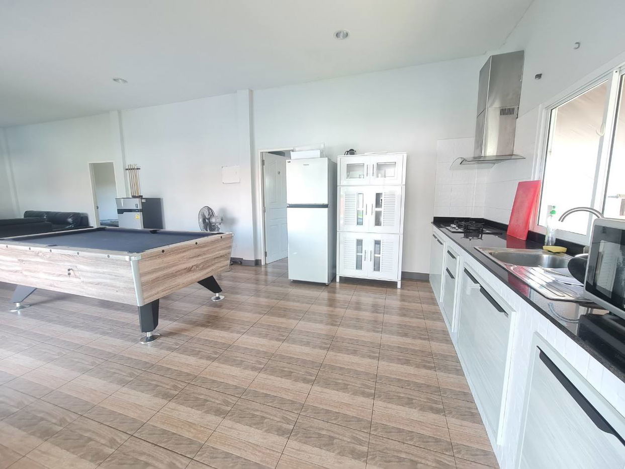 picture 12 Bedrooms Pool Villa in Mabprachan for Sale - 3/10