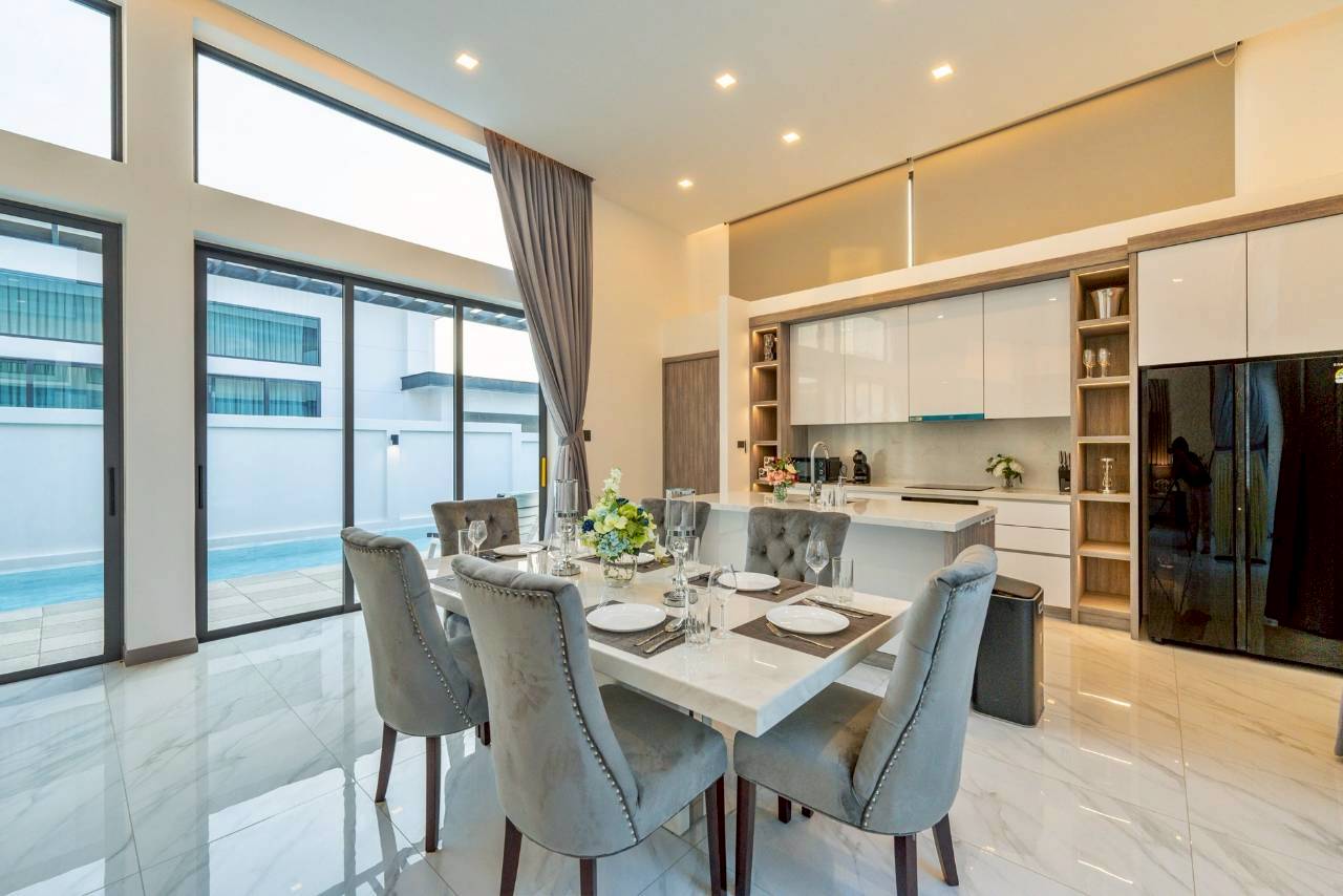 รูป วิลล่าหรู 3 ห้องนอนพร้อมสระว่ายน้ำให้เช่า – ชากนอก พัทยาตะวันออก - รูปที่ 6/19