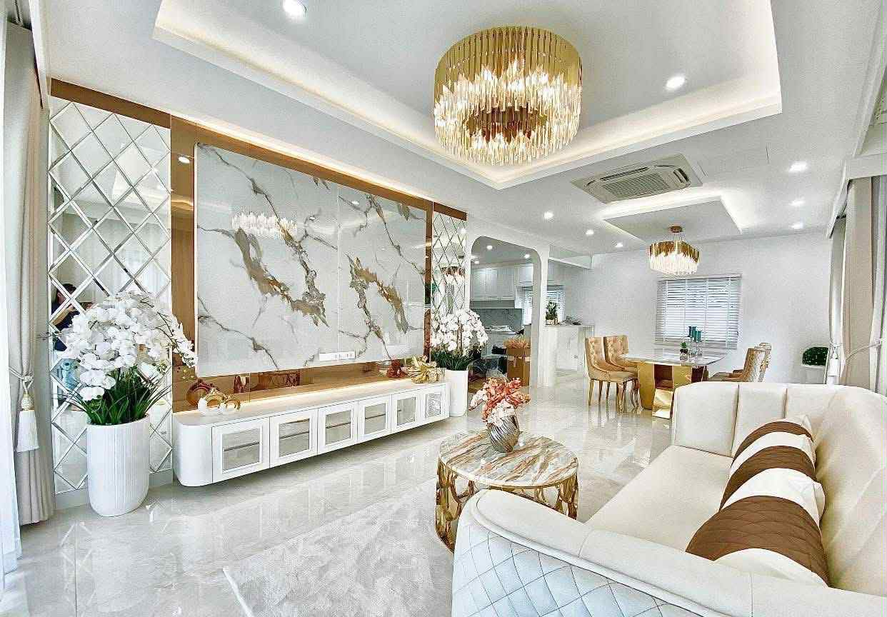 รูป Luxury 5-Bedroom Pool Villa for Sale in North Pattaya - รูปที่ 3/9