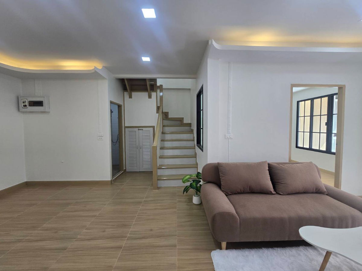 รูป ทาวน์เฮ้าส์ รีโนเวทใหม่ ทำเลดี พร้อมเฟอร์ฯ หมู่บ้าน บุศรินทร์-รามอินทรา ถนนพระยาสุเรนทร์ 40 คลองสามวา - รูปที่ 12/28