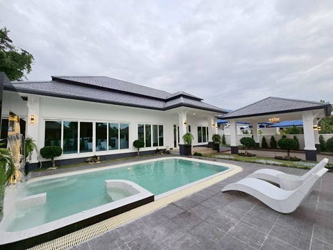 ให้เช่าพลูวิลล่าสุดหรู เขตพัทยา หนองปรือ บางละมุง ชลบุรี