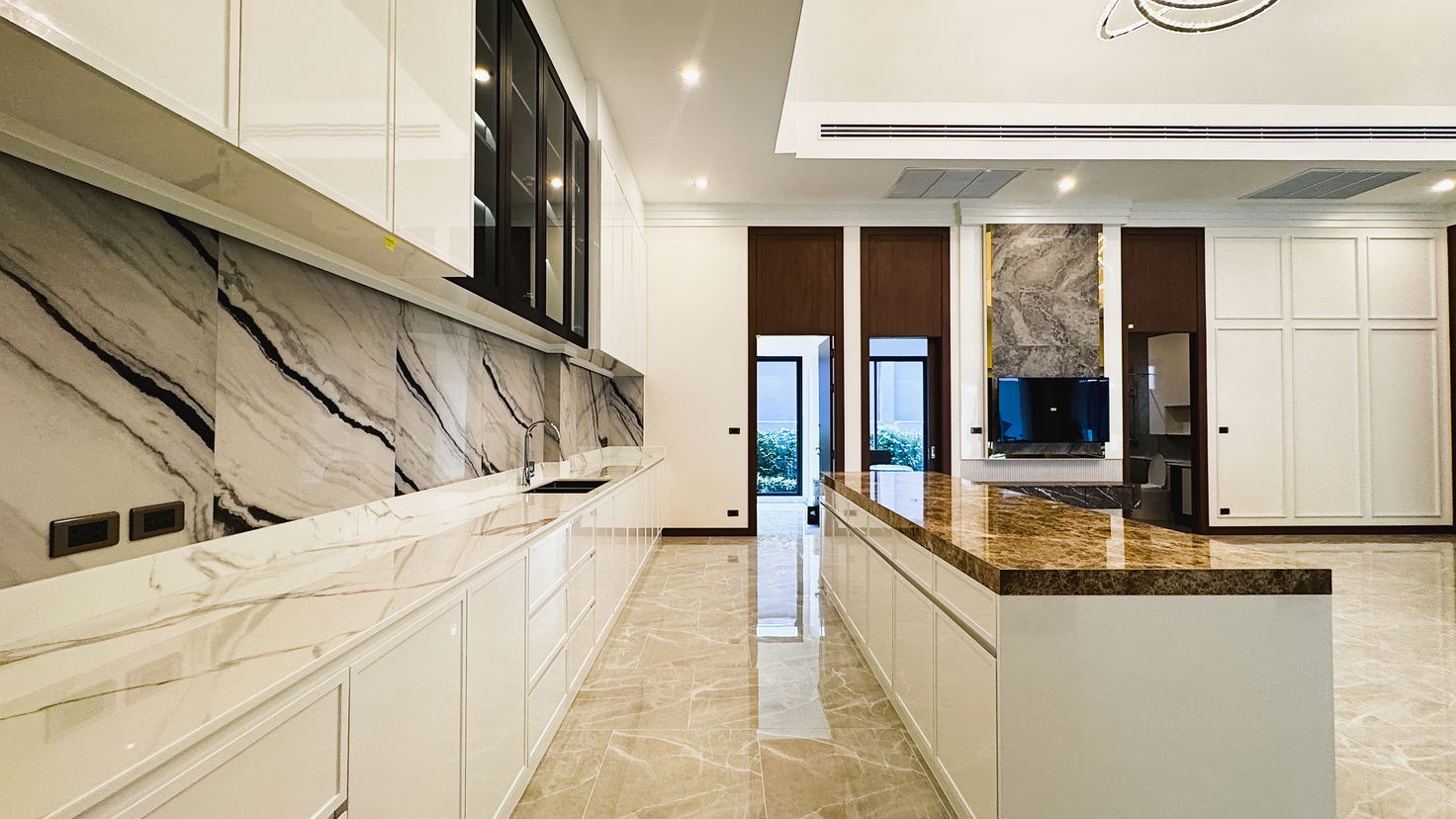 รูป วิลล่าหรูสไตล์อังกฤษให้เช่า – พัทยาตะวันออก - รูปที่ 8/23