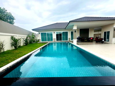 Houses for sale Chonburi : 3 Bedrooms Single House in Huay Yai for Sale