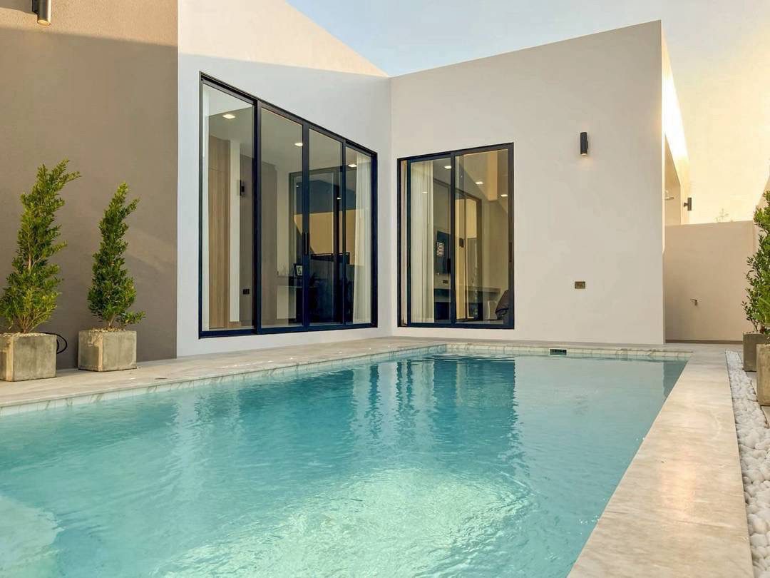 picture Modern Luxury 3-Bedroom Pool Villa for Sale – Mabprachan - 2/10