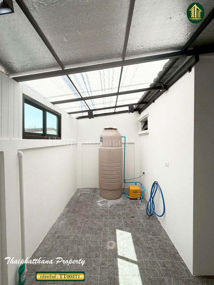 รูป ทาวน์โฮม 3 ชั้น ซอยนาคนิวาส ลาดพร้าว รีโนเวทใหม่ สวย พร้อมเข้าอยู่ - รูปที่ 13/15