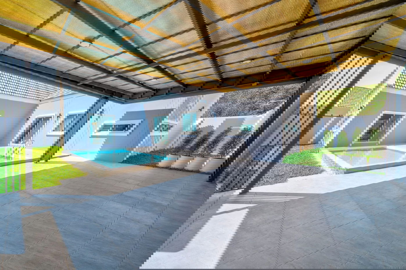 รูป Nordic-Inspired 4-Bedroom Pool Villa for Sale - รูปที่ 2/16