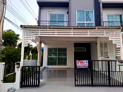 ทาวน์โฮม ถนนแพรกษา  : ขาย (出售)ทาวเฮาส์ หมู่บ้านเดอะทรัสต์ ทาวน์ ศรีนครินทร์-แพรกษา(The Trust Townhome Srinakarin-Phraeksa)