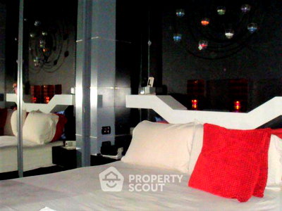 Condos for sale : 1-BR Condo At Sukhumvit Plus, 200m To BTS Phra Khanong (ID 886893)