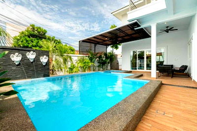 เช่าบ้านเดี่ยว พิพิธภัณฑ์ยางพารา  : วิลล่าพูล 6 ห้องนอนให้เช่าในพัทยาใต้