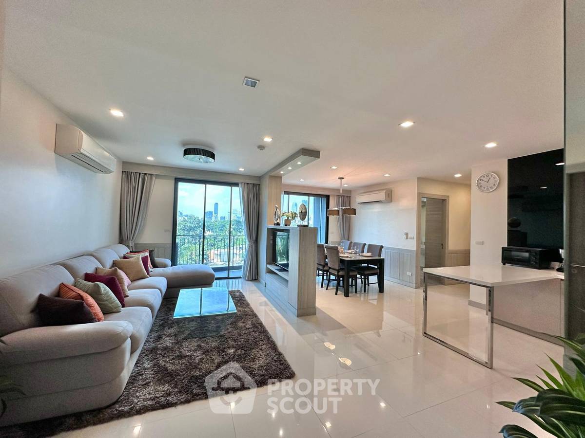 รูป คอนโด 3-ห้องนอน ที่ ทราเพโซ สุขุมวิท 16 ใกล้ MRT ศูนย์การประชุมแห่งชาติสิริกิติ์ (ID 2020538) - รูปที่ 1/14