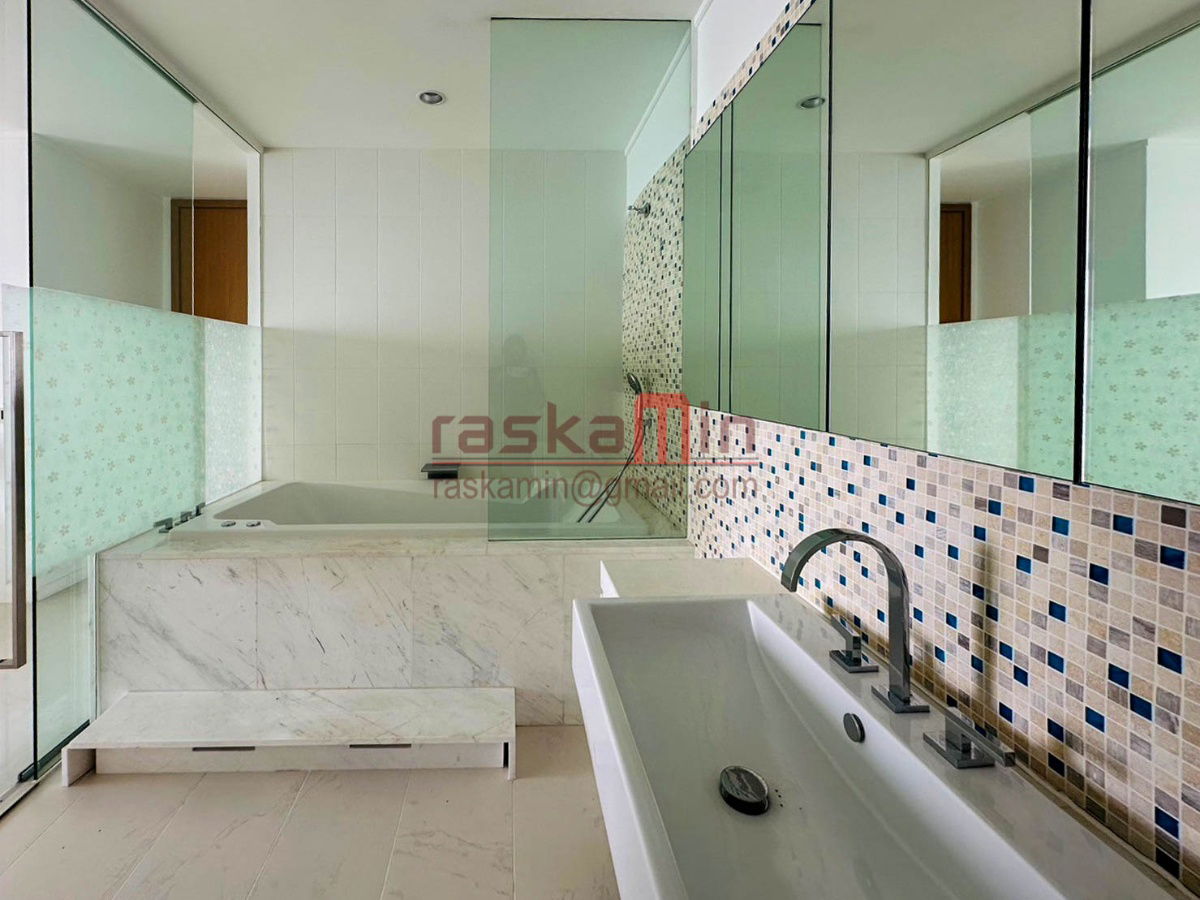 picture Northpoint Wongamat – 2 Bedroom Sea View Condo for Rent - 24/42