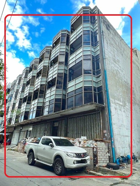 รูป เดอะไนน์ พระราม 9 2.7 กม.MRT คลองกลันตัน 500 ม. ธัญญาพาร์ค อาคาร4คูหา 4ชั้น 1,600 ตร.ม. 100 ตร.วา. 11 นอน 6 น้ำ ซ.ศรีนครินทร์ 20-28 - รูปที่ 7/8