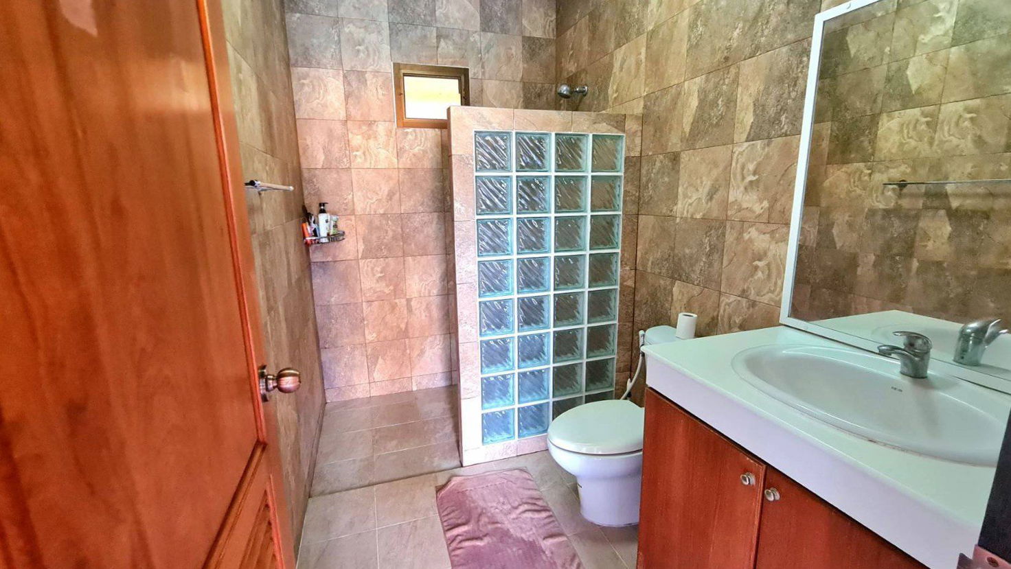 picture Spacious 6-Bedroom Pool Villa for Sale - 17/17