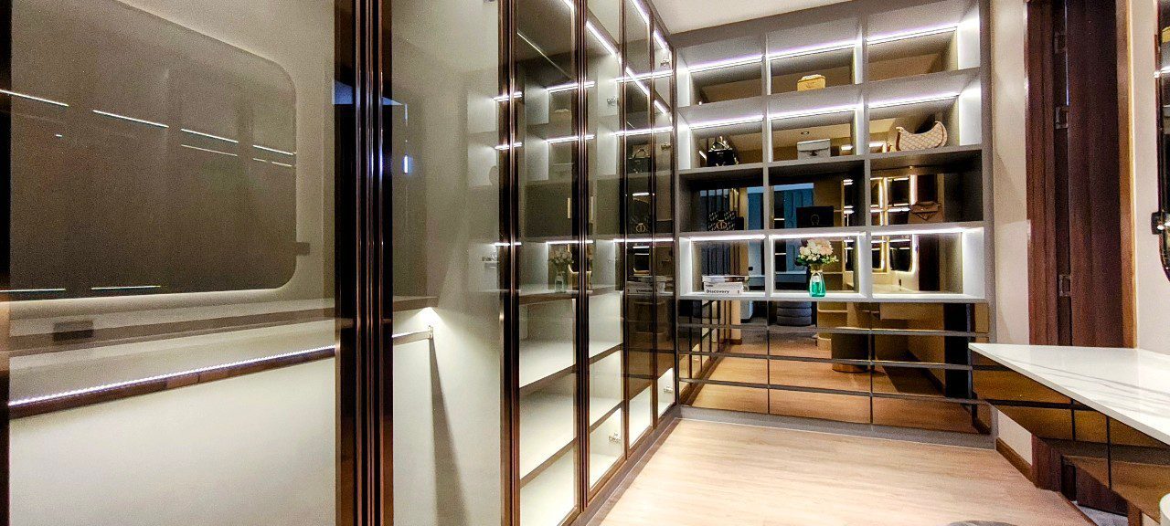 รูป ขายพูลวิลล่า 4 ห้องนอน สไตล์โมเดิร์น ในห้วยใหญ่ - รูปที่ 12/25