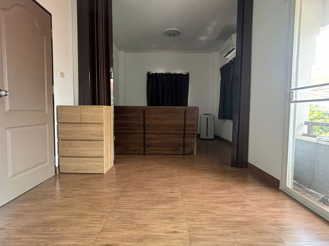 รูป ขายบ้านบุรีรมย์ เทพารักษ์ - สุวรรณภูมิ ใกล้ทางด่วนกาญจนาภิเษกบางนา-พระราม 2 บ้านแฝด(กำแพงไม่ติดกัน) - รูปที่ 3/10