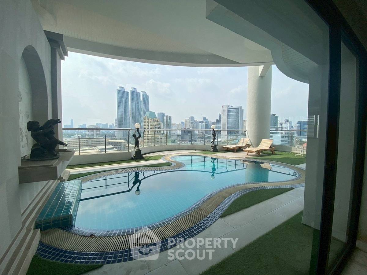 picture 4-BR Condo at Le Raffine Sukhumvit 24 Condominium near BTS Phrom Phong (ID 2085008) - 3/27