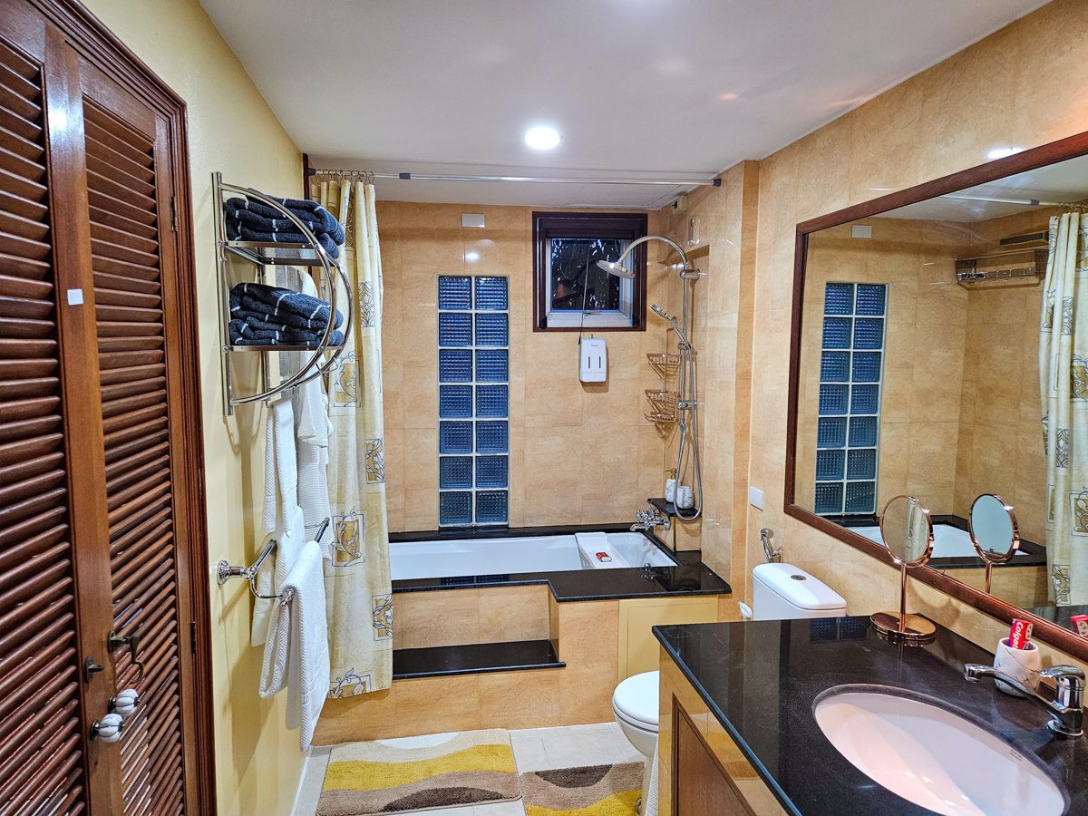 picture 5-Story House For Sale in Pratumnak - 8/12