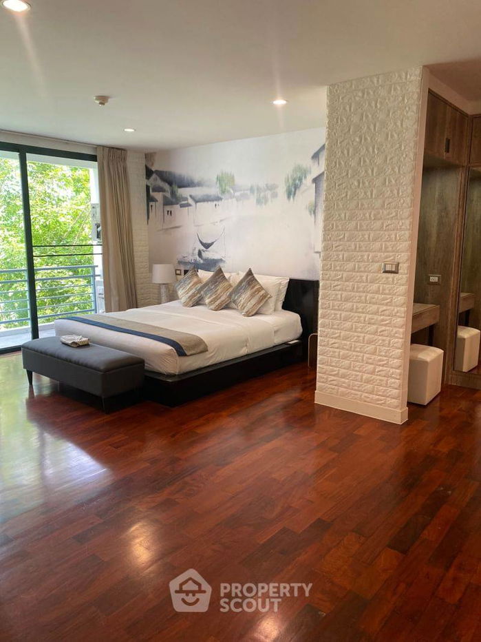 picture 3-BR Condo at Benviar Tonson Residence near BTS Ratchadamri (ID 568421) - 12/17