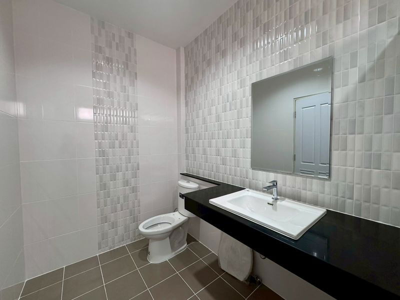 picture For Rent Townhouse Zensiri 3 Bedrooms 3 Bathrooms - 18/20