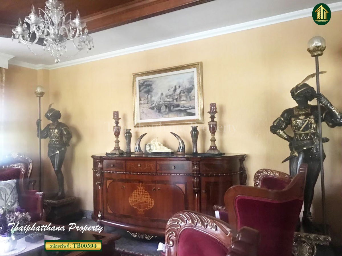 รูป ขายด่วนบ้านสร้างเอง หลังใหญ่ 245 ตารางวา ใกล้สำนักงานเขตทวีวัฒนา  - รูปที่ 8/9