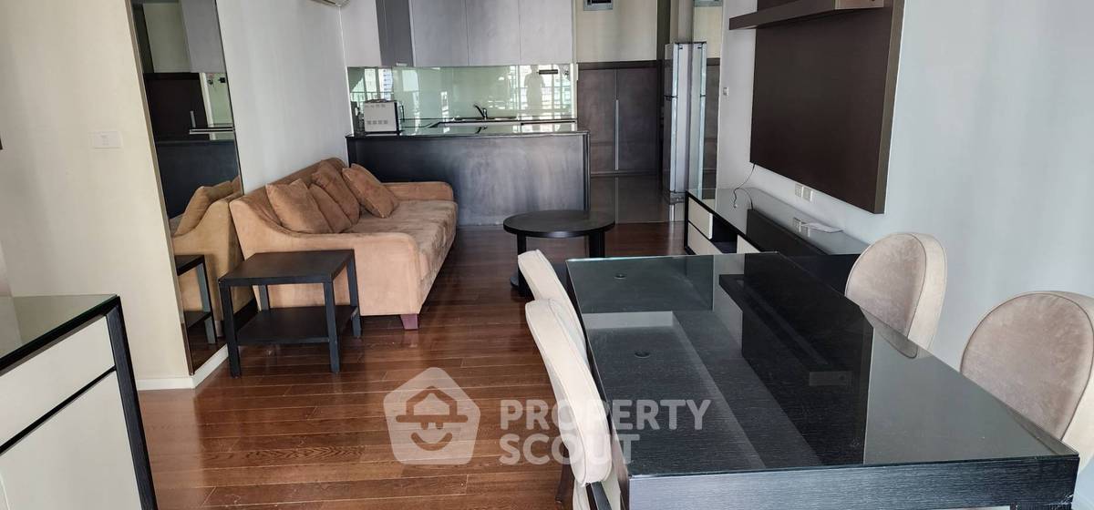 picture 2-BR Condo at 15 Sukhumvit Residences near BTS Nana (ID 2463743) - 2/8