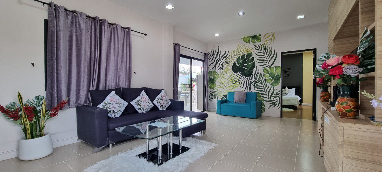 picture Pool Villa in Jomtien 4 Bedrooms for Rent - 6/17